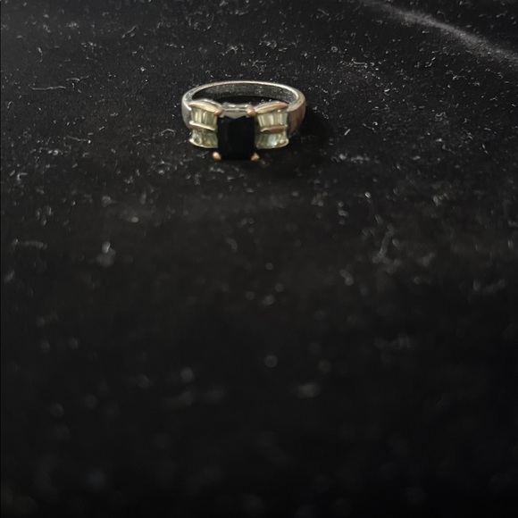 Elegant Gold and Silver Ring Set(5) - Picture 4 of 11